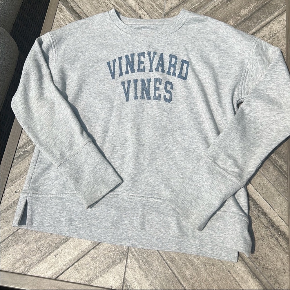 Vineyard Vines women’s sweatshirt